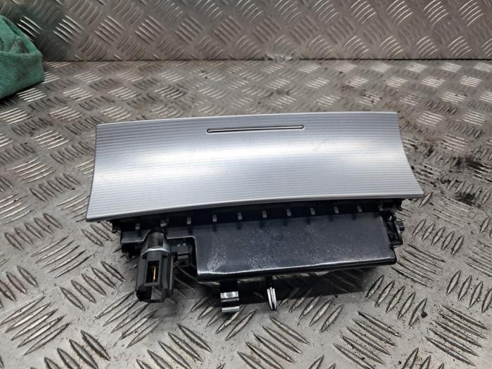 Begagnade Askkopp, fram Volkswagen Touareg (7PA/PH) 3.0 TDI V6 24V BlueMotion Technology SCR Pris € 35,00 Marginaltabell erbjuds av autodemontage denollen