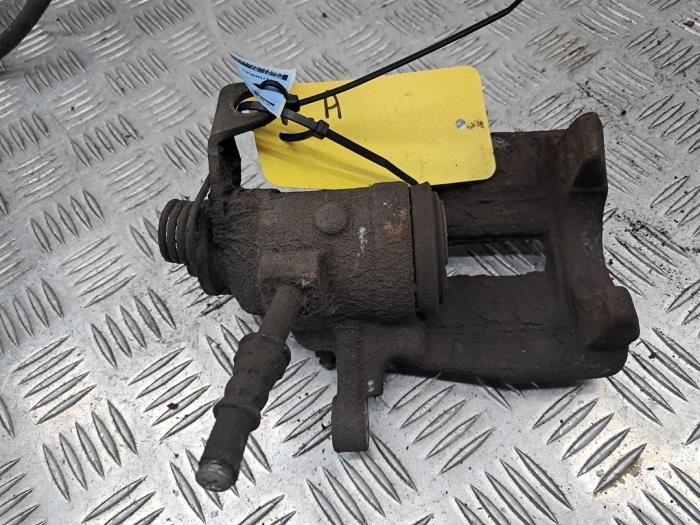 Gebrauchte Bremszange rechts hinten Volkswagen Transporter T5 2.5 TDi PF Preis € 75,00 Margenregelung angeboten von autodemontage denollen