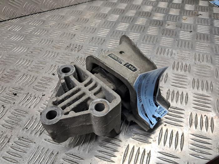 Used Engine mount Fiat Ducato (250) 2.3 D 130 Multijet Minibus Extralongo Price € 35,00 Margin scheme offered by autodemontage denollen