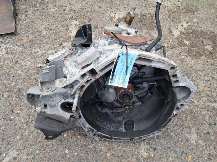 Gebrauchte Getriebe Renault Captur I (2R) 1.5 Energy dCi 110 FAP Preis auf Anfrage angeboten von autodemontage denollen