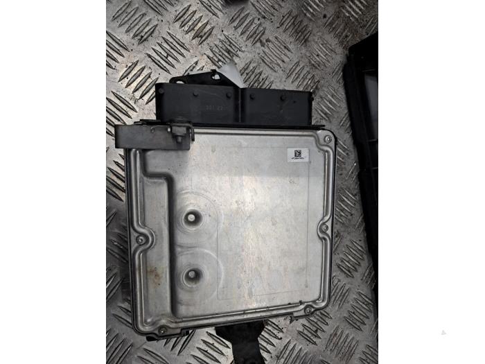 Used Engine management computer Volkswagen Touareg (7PA/PH) 3.0 TDI V6 24V BlueMotion Technology SCR Price on request offered by autodemontage denollen