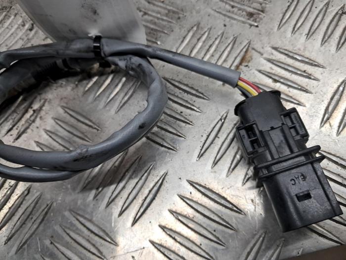 Lambda probe from a Volkswagen Touareg (7PA/PH) 3.0 TDI V6 24V BlueMotion Technology SCR 2018