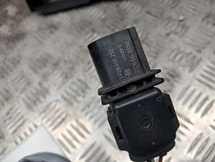 Lambda probe from a Volkswagen Touareg (7PA/PH) 3.0 TDI V6 24V BlueMotion Technology SCR 2018
