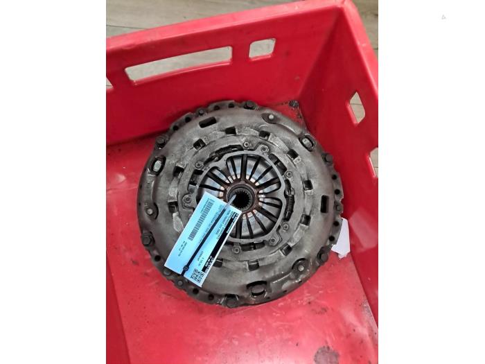 Usagé Kit embrayage (complet) Ford Transit 2.4 TDdi 16V 300M Prix € 125,00 Règlement à la marge proposé par autodemontage denollen