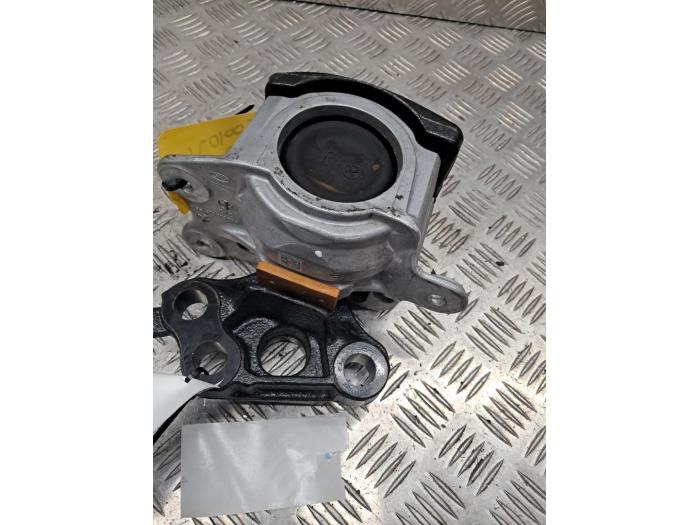 Usagé Support moteur Landrover Discovery Sport (LC) 2.0 P200 MHEV 16V AWD Prix € 90,75 Prix TTC proposé par autodemontage denollen