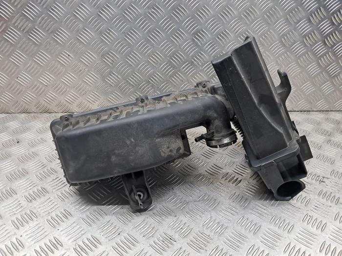 Begagnade Luftfilterhus Citroen C4 Cactus (0B/0P) 1.2 PureTech 82 12V Pris € 39,99 Marginaltabell erbjuds av autodemontage denollen