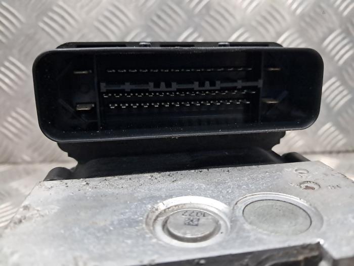 Gebrauchte ABS Pumpe Volkswagen Transporter T5 2.0 TDI DRF Preis € 142,00 Margenregelung angeboten von autodemontage denollen