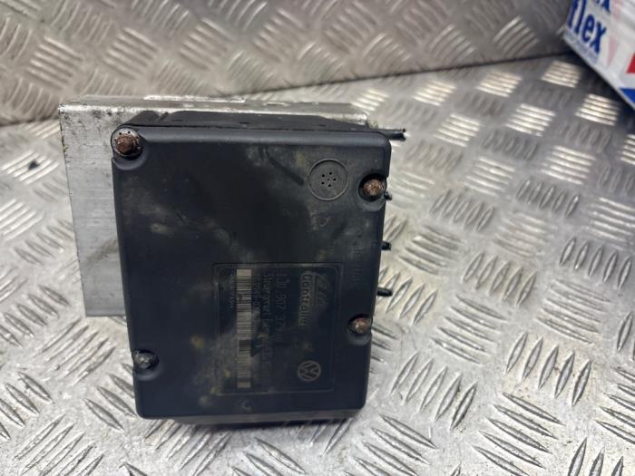 Gebrauchte ABS Pumpe Audi TT (8N3) 1.8 T 20V Quattro Preis € 166,00 Margenregelung angeboten von autodemontage denollen