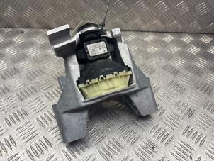 Engine mount from a Fiat Bravo (198A) 1.6 JTD Multijet 120 2009