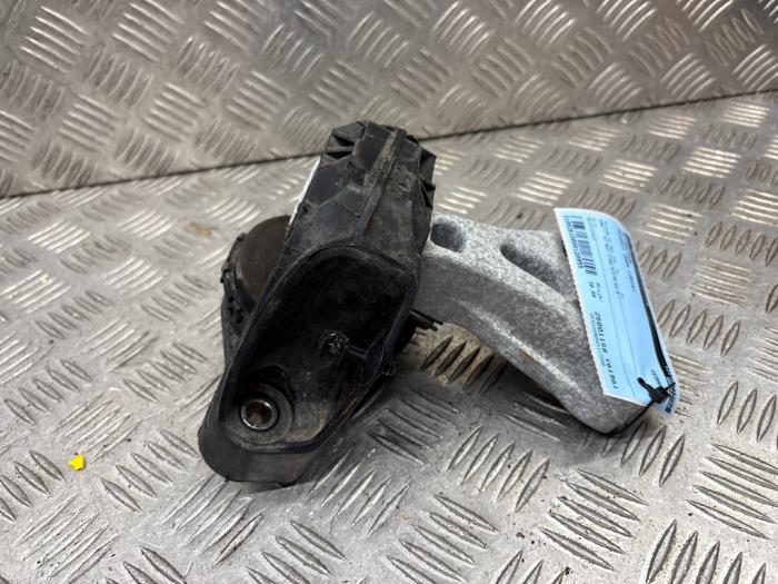 Used Engine mount Peugeot 2008 (CU) 1.2 Vti 12V PureTech Price € 30,00 Margin scheme offered by autodemontage denollen
