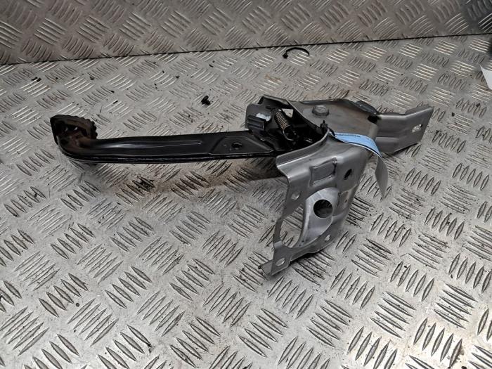 Używane Pedal hamulca Kia Rio IV (YB) 1.0i T-GDi 100 12V Cena € 49,95 Procedura marży oferowane przez autodemontage denollen