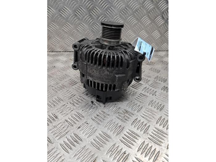 Begagnade Dynamo Jeep Grand Cherokee (WH/WK) 3.0 CRD V6 24V DPF Pris € 172,50 Marginaltabell erbjuds av autodemontage denollen