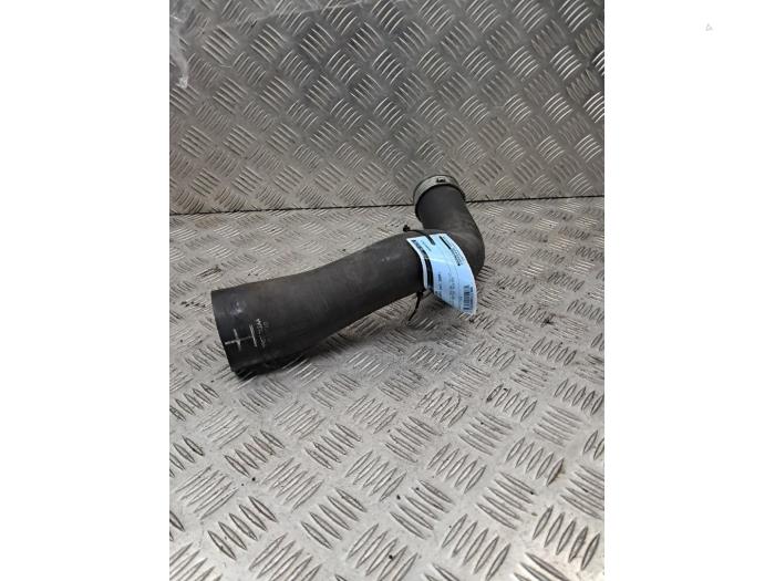 Gebrauchte Intercooler Schlauch Jeep Grand Cherokee (WH/WK) 3.0 CRD V6 24V DPF Preis auf Anfrage angeboten von autodemontage denollen