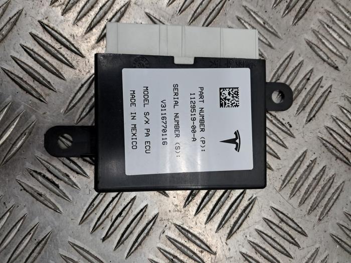 Begagnade PDC-modul Tesla Model 3 Standard RWD Plus, Long Range RWD Pris € 37,15 Marginaltabell erbjuds av autodemontage denollen