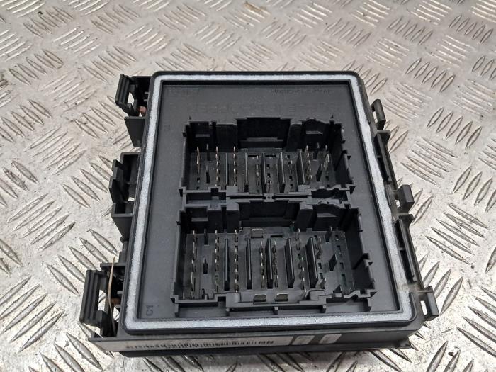 Usados Módulo electrónico central Ford Fiesta 7 Precio € 50,00 Norma de margen ofrecido por autodemontage denollen