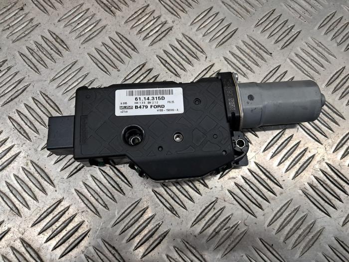 Używane Silnik szyberdachu Ford Fiesta 7 Cena € 50,00 Procedura marży oferowane przez autodemontage denollen