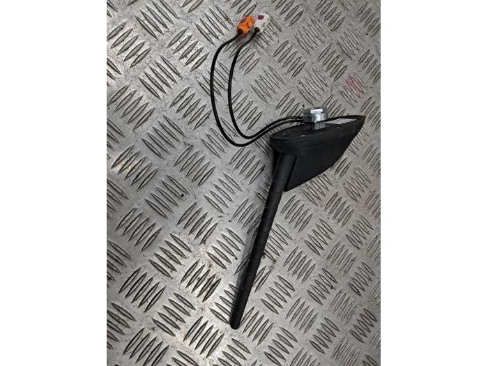 Używane Antena Peugeot 208 II (UB/UH/UP) 1.2 Vti 12V PureTech 100 Cena € 40,00 Procedura marży oferowane przez autodemontage denollen