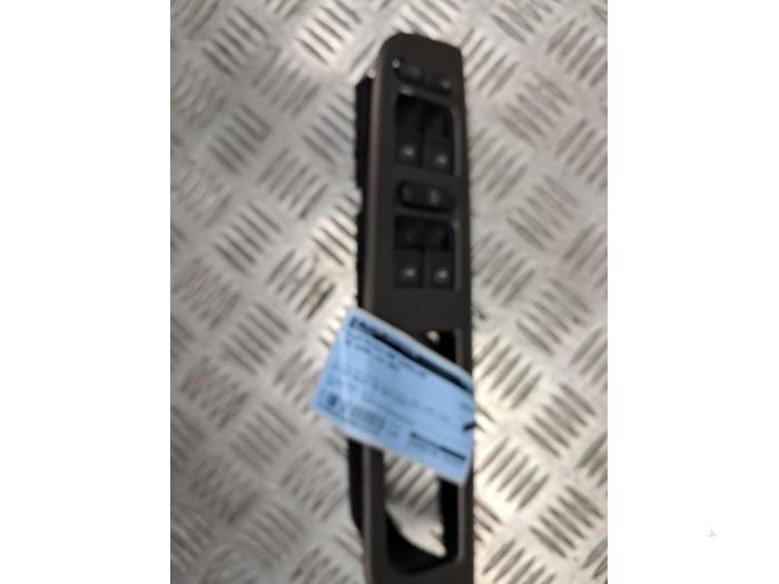 Usados Interruptor de ventanilla eléctrica Volkswagen Bora (1J2) 1.6 16V Precio € 20,00 Norma de margen ofrecido por autodemontage denollen