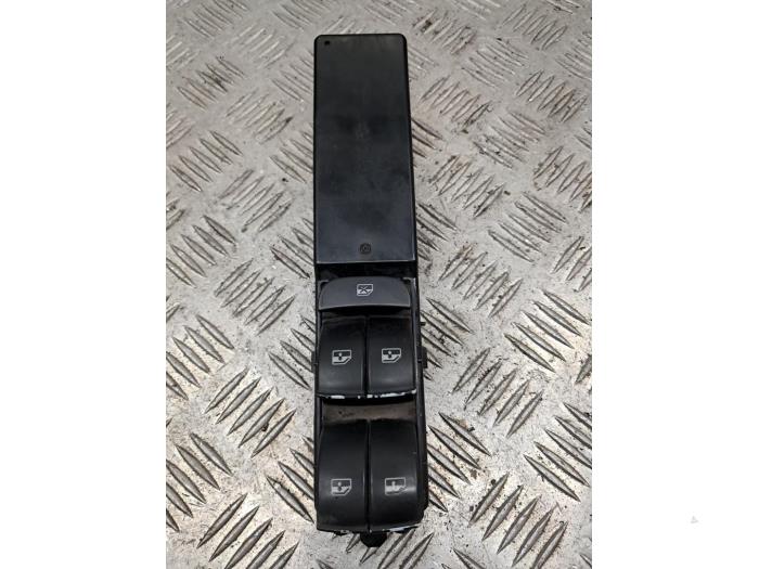 Usados Interruptor de ventanilla eléctrica Saab 9-3 II Sport Sedan (YS3F) 1.8t 16V Precio € 33,95 Norma de margen ofrecido por autodemontage denollen