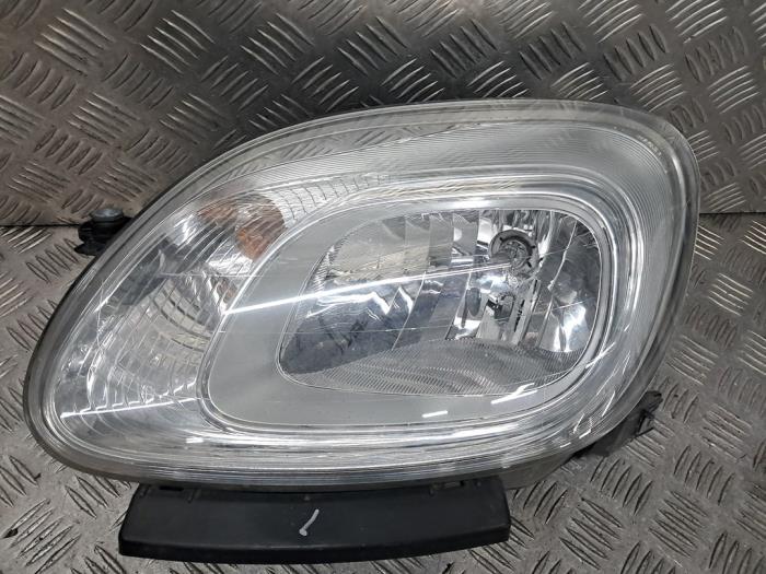 Używane Reflektor lewy Fiat Panda (312) 0.9 TwinAir 60 Cena € 85,00 Procedura marży oferowane przez autodemontage denollen