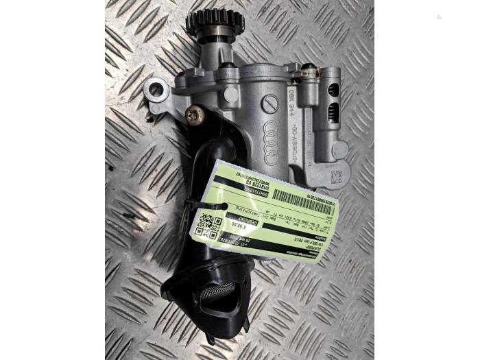 Używane Pompa oleju Volkswagen Golf VII Variant (AUVV) 2.0 R 4Motion 16V Cena € 50,00 Procedura marży oferowane przez autodemontage denollen