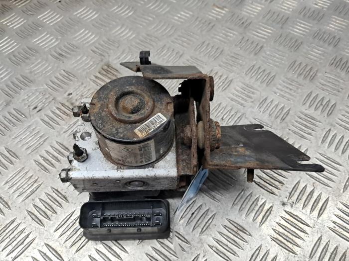 Begagnade ABS-pump Renault Twingo II (CN) 1.2 Pris € 50,00 Marginaltabell erbjuds av autodemontage denollen