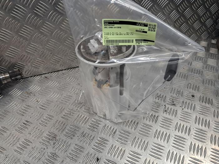 Usagé Pompe essence Opel Corsa E 1.4 16V Prix € 50,00 Règlement à la marge proposé par autodemontage denollen
