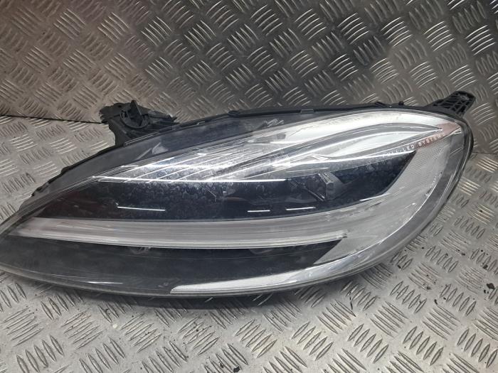 Używane Reflektor lewy Volvo V40 (MV) 2.0 D4 16V Cena € 325,00 Procedura marży oferowane przez autodemontage denollen