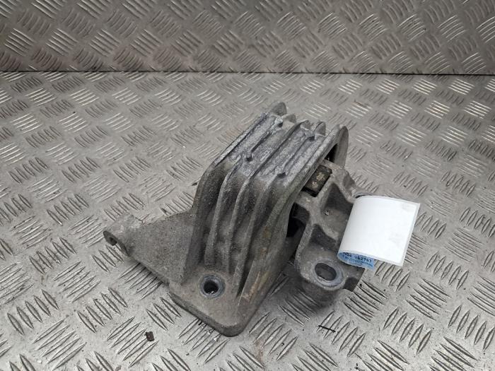 Usagé Support moteur Volkswagen Crafter (SY) 2.0 TDI FWD Prix € 49,95 Règlement à la marge proposé par autodemontage denollen
