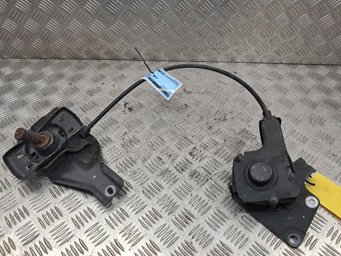 Begagnade Lyftmekanism, reservhjul Renault Master III (EV/HV/UV/VA/VB/VD/VF/VG/VJ) 2.3 dCi 165 16V FWD Pris € 139,15 Inklusive moms erbjuds av autodemontage denollen
