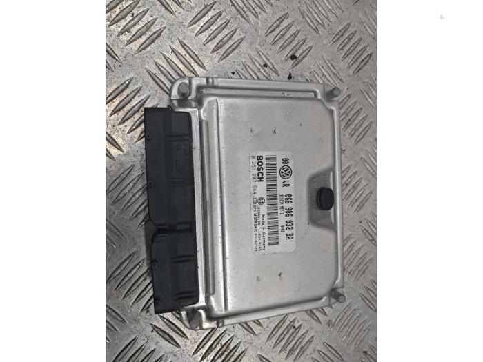 Used Engine management computer Volkswagen Passat Variant (3B6) 2.3 V5 20V 4Motion Price € 75,00 Margin scheme offered by autodemontage denollen