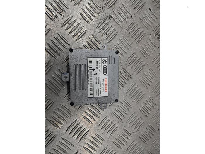 Usados Módulo de xenón Audi A3 Sportback (8VA/8VF) 1.6 TDI 16V Precio € 35,00 Norma de margen ofrecido por autodemontage denollen