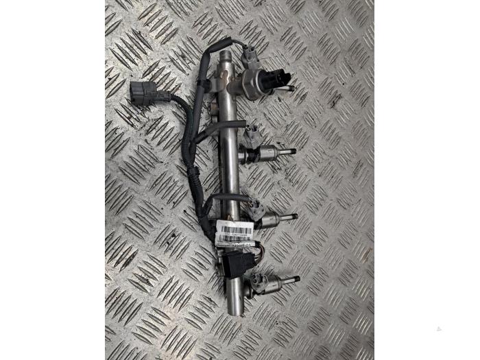 Usagé Injecteur (injection essence) Renault Scénic III (JZ) 1.2 16V TCe 115 Energy Prix € 50,00 Règlement à la marge proposé par autodemontage denollen