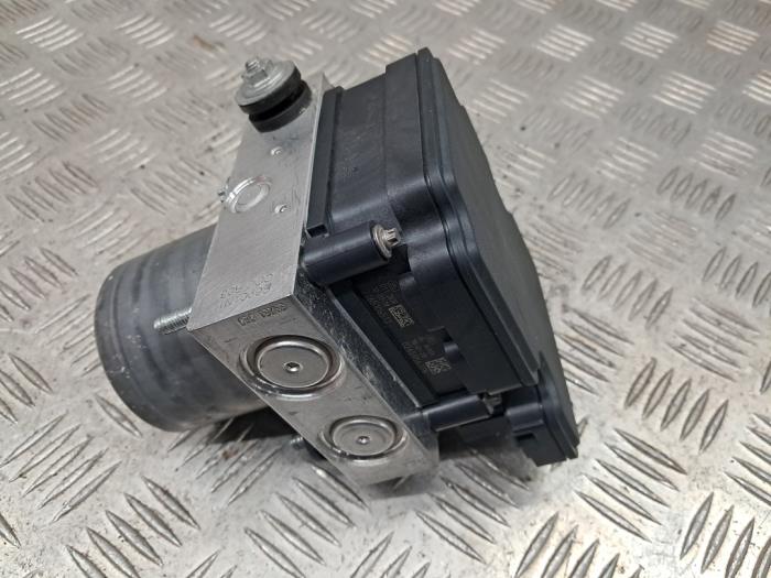 Usagé Pompe ABS Mercedes Sprinter 3,5t (906.73) 314 CDI 16V Prix € 211,75 Prix TTC proposé par autodemontage denollen