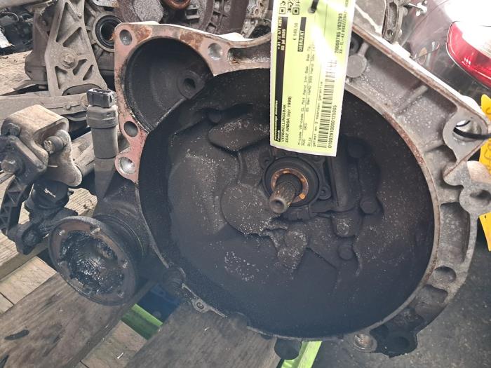 Usagé Boîte de vitesse Seat Arosa (6H1) 1.0 MPi Prix € 149,50 Règlement à la marge proposé par autodemontage denollen