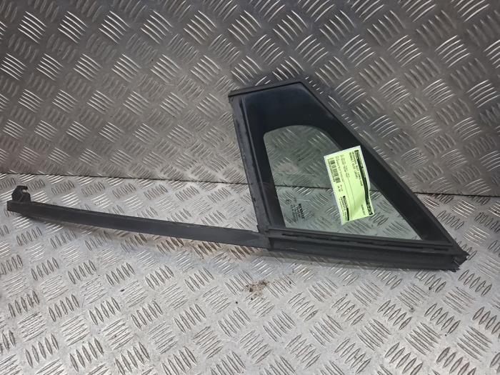 Usados Ventanilla triangular izquierda delante Renault Clio IV (5R) 1.5 dCi 75 FAP Precio € 39,95 Norma de margen ofrecido por autodemontage denollen