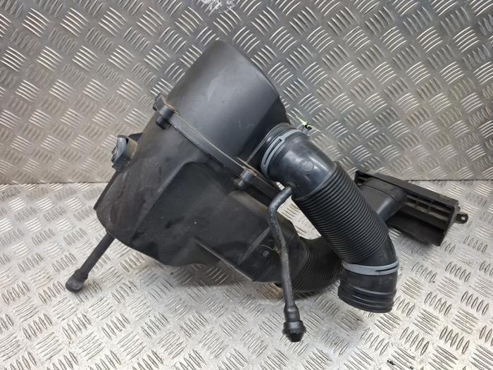 Begagnade Luftfilterhus Seat Ibiza ST (6J8) 1.2 TSI Pris € 59,95 Marginaltabell erbjuds av autodemontage denollen