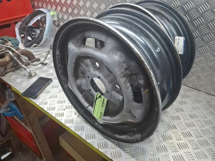 Używane Obrecz Ford Transit Custom 2.2 TDCi 16V Cena € 34,95 Procedura marży oferowane przez autodemontage denollen