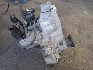 Getriebe van een Volkswagen Polo IV (9N1/2/3) 1.2 65 2004