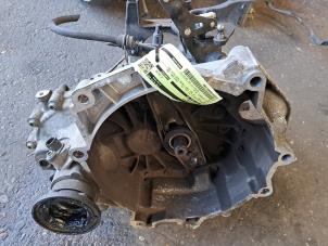 Getriebe van een Volkswagen Polo IV (9N1/2/3) 1.2 65 2004