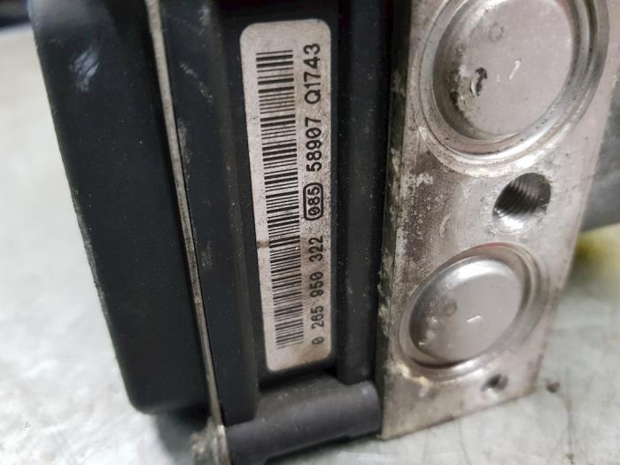 Begagnade ABS-pump Mercedes B (W245) 1.5 B-150 16V Pris € 43,00 Marginaltabell erbjuds av autodemontage denollen