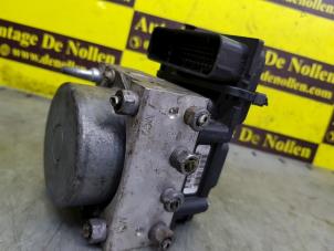 ABS-pump från en Fiat Punto II (188) 1.3 JTD Multijet 16V 2008