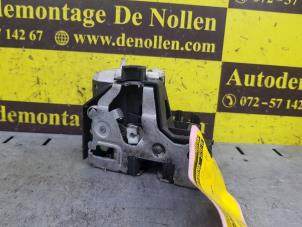 Used Door lock mechanism 2-door, left Renault Clio II (BB/CB) 1.2 16V Price € 15,00 Margin scheme offered by de Nollen autorecycling