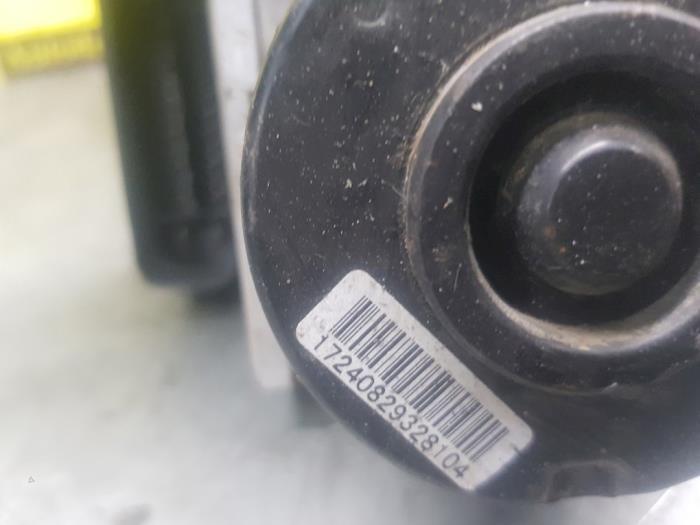 Begagnade ABS-pump Citroen C3 Picasso (SH) 1.6 HDi 90 Pris € 86,00 Marginaltabell erbjuds av autodemontage denollen