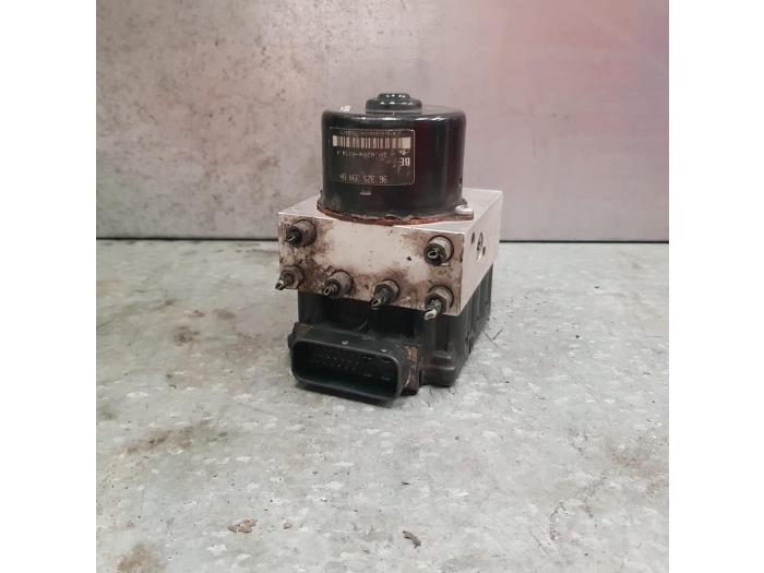 Begagnade ABS-pump Peugeot 206 Pris € 125,00 Marginaltabell erbjuds av de Nollen autorecycling
