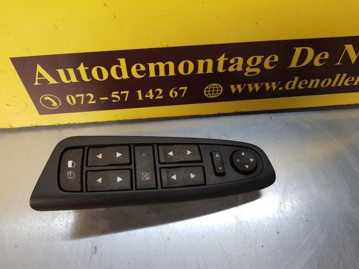 Używane Przelacznik combi okienny Fiat Stilo (192A/B) 1.2 16V Cena € 45,00 Procedura marży oferowane przez autodemontage denollen