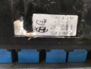 Usagé Porte fusible Kia Cee'd (EDB5) 1.4 CVVT 16V Prix € 100,00 Règlement à la marge proposé par de Nollen autorecycling