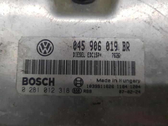 Ordinateur gestion moteur d'un Volkswagen Polo IV (9N1/2/3) 1.4 TDI 70 2007