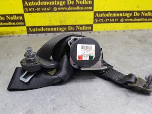 Używane Napinacz pasa bezpieczenstwa lewy tyl Opel Agila (B) 1.0 12V Cena € 54,45 Z VAT oferowane przez de Nollen autorecycling