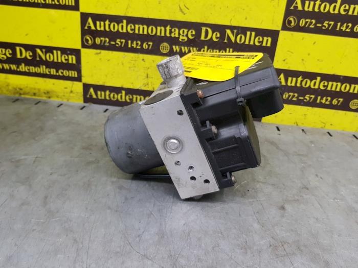 Begagnade ABS-pump Alfa Romeo 147 (937) 1.6 Twin Spark 16V Pris € 17,00 Marginaltabell erbjuds av autodemontage denollen